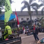 demo buruh cimahi