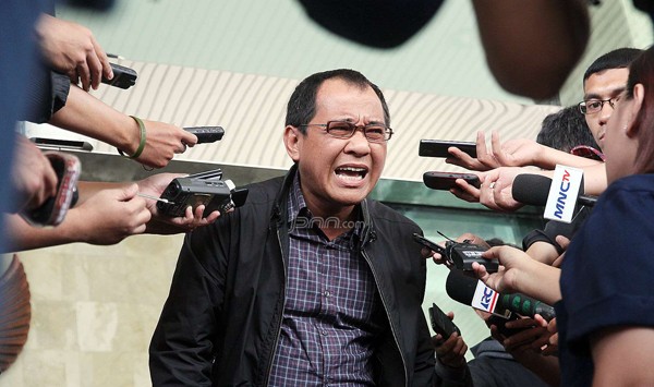 Akbar Faisal marah