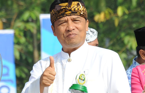 Bupati Bandung Dadang Naser