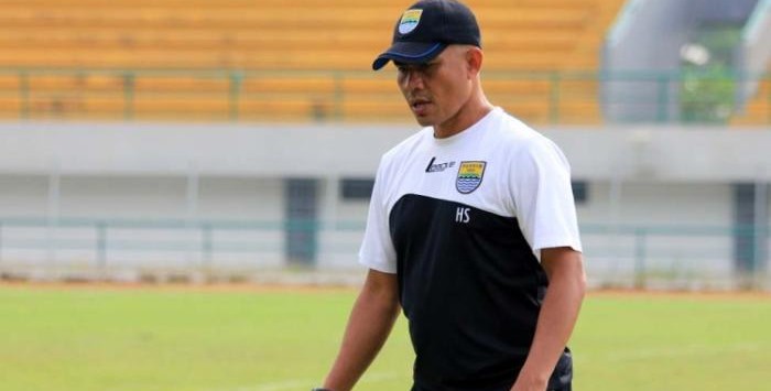 Pelatih sementara Persib Bandung Herrie Setyawan