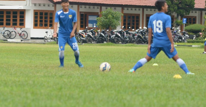 Latihan Persib. (Ferry)