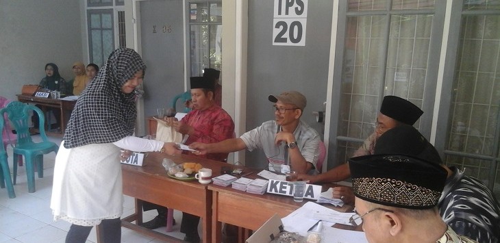 Suasana TPS 20 di Komplek 
Soreang Indah Desa Cingcin, Kecamatan Soreang, Kab. Bandung