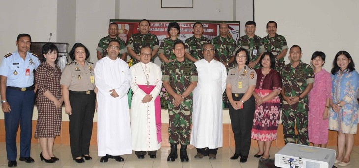 TNI hadiri perayaan ekaristi.