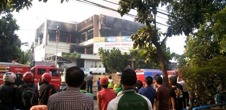 Peristiwa kebakaran Jaya Plaza Kosambi beberapa waktu lalu.