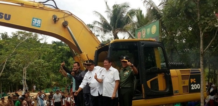 Groundbreaking perluasan sawah di Tasikmalaya.