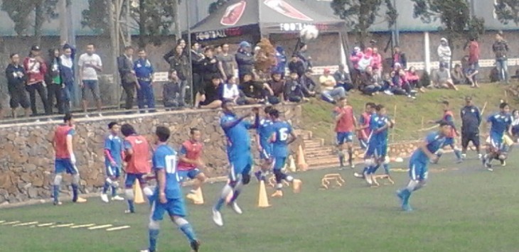 Basna berlatih bareng Persib. (ferry)