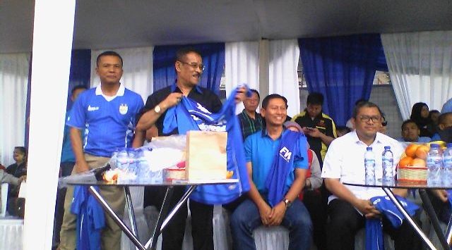 Manajer Persib Bandung Umuh Muchtar. Foto: Asep Rahmat