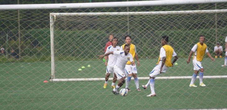 Yanto Basna saat menjalani sesi latihan Persib Bandung. Foto: Ferry Prakosa/ Radar Bandung