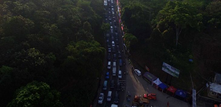 Kemacetan di kawasan Nagreg saat mudik Lebaran.