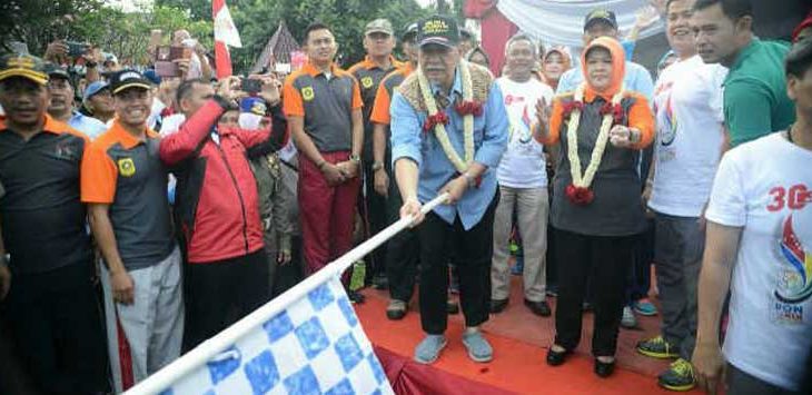 Sosialisasi PON XIX dan PEPARNAS dalam rangka Jabar Kahiji di Lapangan Tegar Beriman Kecamatan Cibinong.