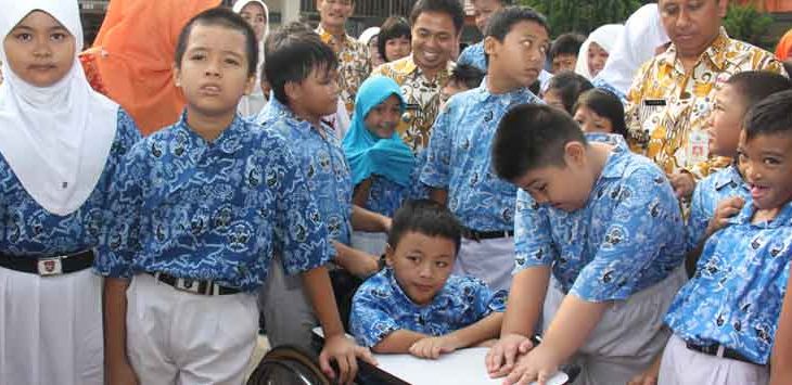 Sekolah difabel diterapkan dengan tujuan agar tidak ada perbedaan pelajar difabel dan juga pelajar umum, karena Sekolah Luar Biasa (SLB) sering dipandang sebelah mata oleh masyarakat.