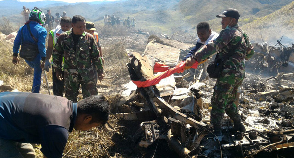 Puing hercules TNI AU ditemukan Minggu (18/12). Foto: istimewa-JawaPos.com/JPG
