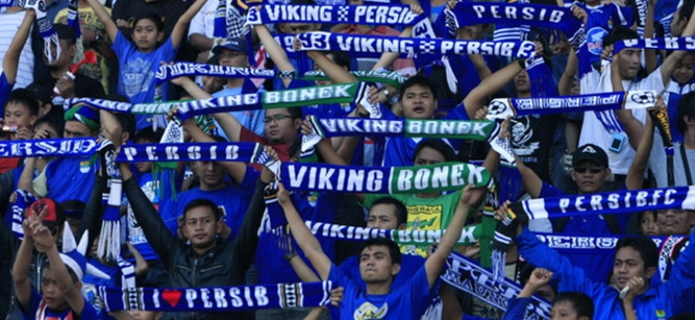 bonek pendukung persebaya