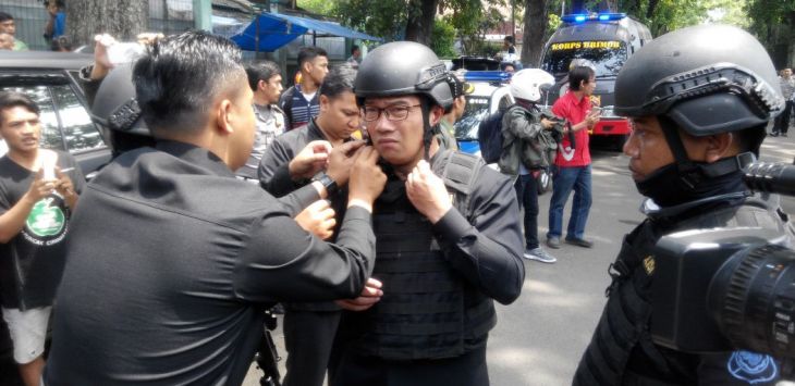 Walikota Bandung Ridwan Kamil saat kejadian aksi teror bom panci di Kantor Kelurahan Arjuna, Cicendo.