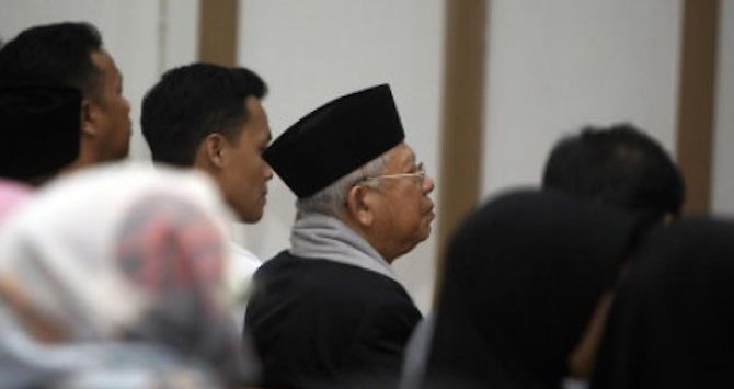 Ketua Umum MUI, KH Ma'ruf Amin, saat menghadiri sidang Ahok, Selasa (31/1). (Pool/Isra Triansyah/JPNN.com)