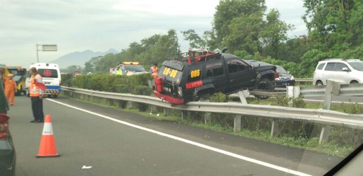 Kecelakaan di Tol Jagorawi (Twitter)