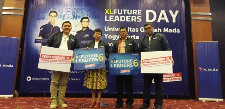 Chief Digital  Services Officer PT XL Axiata Tbk Joseph Lumbang Gaol, Dr Anna Mari Wati MA Direktur Kemitraan Alumni dan Urusan International UGM, Tunggul Priyono SH MH Kepala bidang akademik kemahasiswaan dan ketenagaan Kopertis Wilayah 5 Yogyakarta dan Taufik Hidayat GM Finance And Management Service XL Central Region.