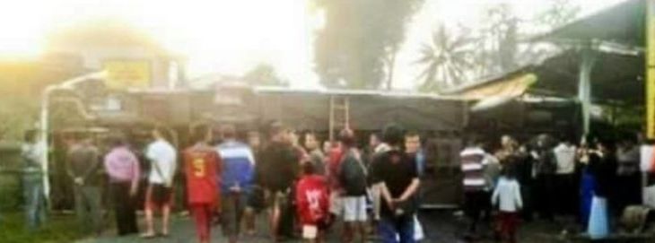 Bus pariwisata mengalami kecelakaan di Magelang Selasa (16/5/2017).