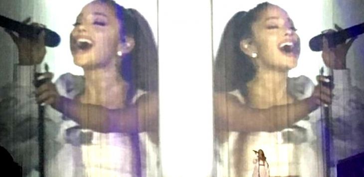 Ariana Grande di atas panggung Manchester Arena sebelum ledakan.
 FOTO: Daily Mail