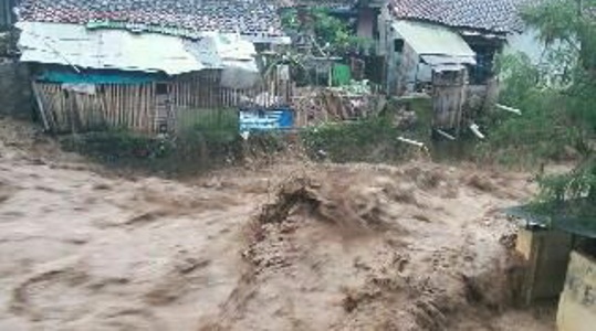 Banjir bandang terjang Pasir Jambu, Kab Bandung. (Dok SAR Jabar)