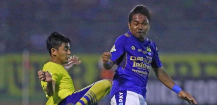 Billy Kerap saat melakoni pertandingan kontra Persegres Gresik United dan mencetak gol kemenangan Persib dalam pertandingan tersebut. (jpg)