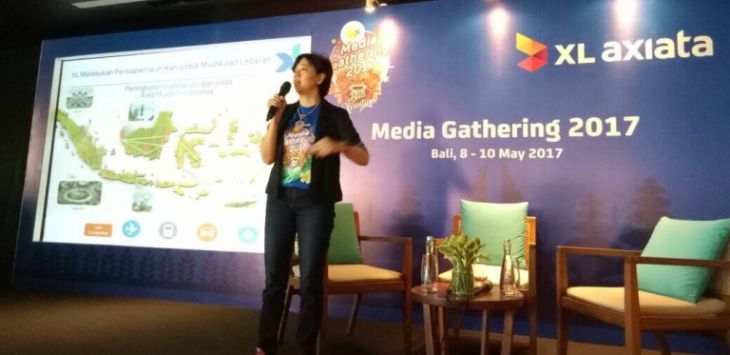 Direktur/Chief Service Management Officer XL Axiata, Yessie D. Yosetya memaparkan kesiapan XL Axiata dalam menghadapi lonjakan trafik jaringan jelang ramadan dan lebaran 2017 di Gianyar, Bali.
 