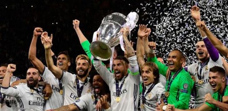 Para pemain Real Madrid melakukan selebrasi juara Liga Champions 2017. (AFP)