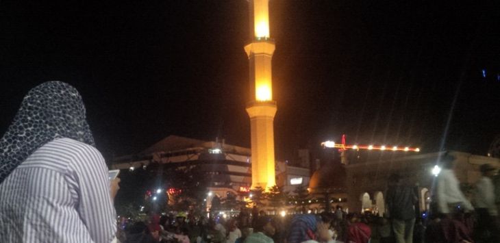 Suasana di alun-alun Bandung. (Hakim Baihaqi)