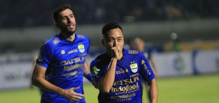 Pemain Persib, Shohei Matsunaga, merayakan golnya ke gawang Persela. FOTO: RIANA SETIAWAN