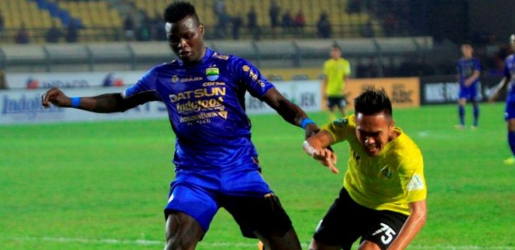Pemain Persib Bandung, Ezechiel N'Douassel. FOTO: RIANA SETIAWAN/RADAR BANDUNG