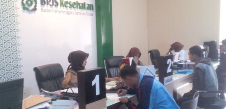 Pelayanan di  Kantor BPJS Kota Cimahi. (Gatot Pudji)