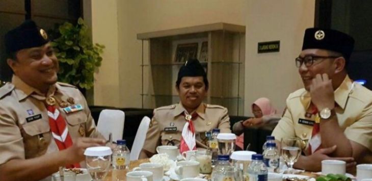 Ridwan Kamil, Dede Yusuf dan Dedi Mulyadi duduk satu meja dalam acara Pramuka Award.  (rmol)