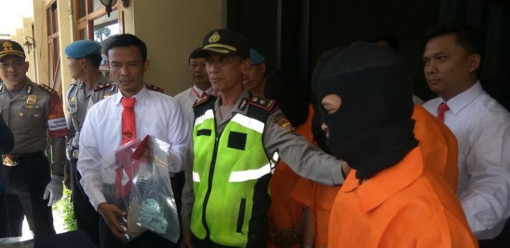 Kapolsek Cimahi Kompol Asep Nandang saat melaksanakan ekspos kasus pemerkosaan yang dilakukan pelaku ‎di Mapolres Cimahi, Senin (11/9)