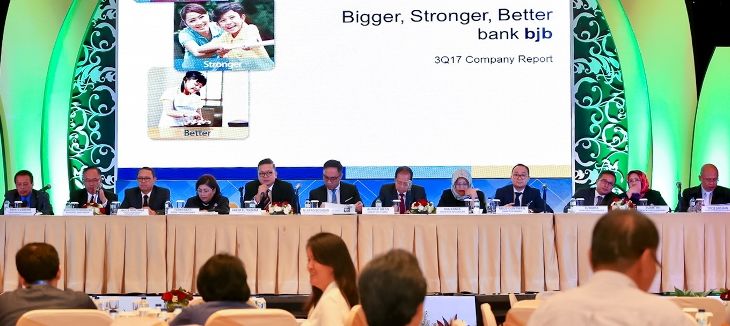 Direksi dan Komisaris bank bjb saat Analyst Meeting pemaparan kinerja selama Triwulan III 2017 di Ritz Carlton Pacific Place, Jakarta, Jumat (27/10).Total aset bank bjb tembus Rp 114,2 Triliun.