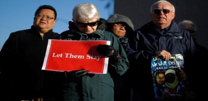 Warga Manchester, New Hampshire, AS melakukan demonstrasi menuntut WNI tidak dideportasi (Foto: Reuters)