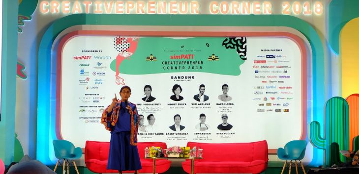 Menteri Kelautan dan Perikanan Republik Indonesia Susi Pudjiastuti, menjadi salah satu pembicara di Event simPATI Creativeprenuer Corner 2018 yang di gelar di Trans Hotel Bandung.