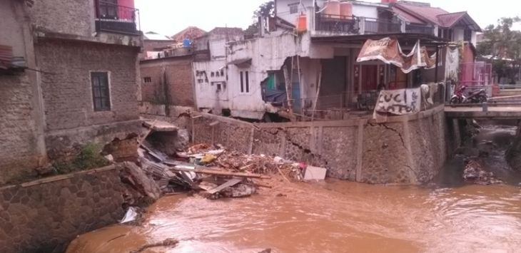 Sungasi Cipamokolan di kawasan Cicaheum (M Gumilang/Radar Bandung)