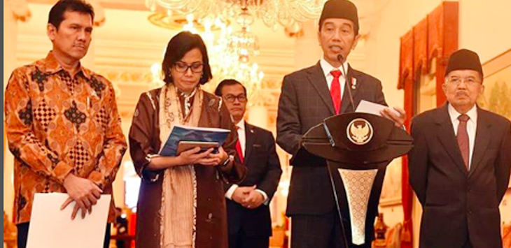 Presdin Joko Widodo didampingi  Sri Mulyani umumkan THR PNS dan gaji ke-13 (Instagram/defnaputra)