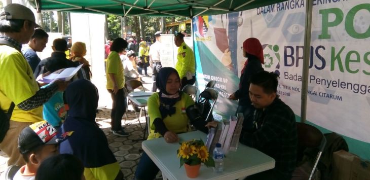 BPJS Kesehatan Cabang Soreang turut berkontribusi  pada peringatan May Day 2018 dengan membuka Posko Kesehatan di Situ Cisanti Desa Tarumajaya Kecamatan Kertasari, Kab. Bandung, Sabtu (5/5/2018). 