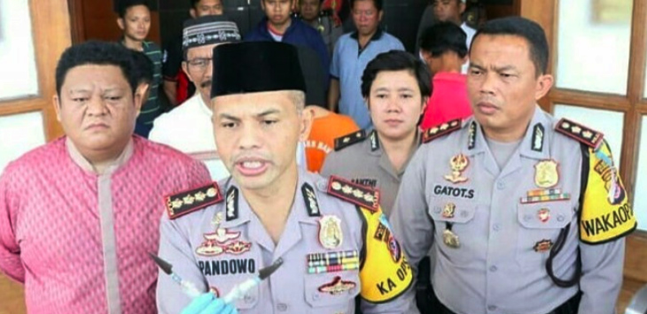 Kapolrestabes Bandung Kombes Pol Hendro Pandowo memberikan keterangan kepada wartawan