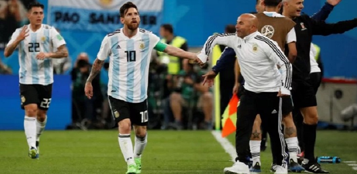 Lionel Messi dan Jorge Sampaoli.