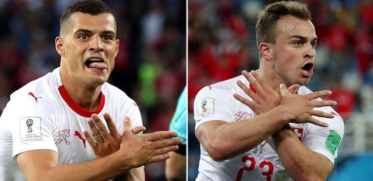 Selebrasi Elang yang dilakukan Granit Xhaka dan Xherdan Shaqiri saat Swiss mengalahkan Serbia, Sabtu (23/6/2018) dini hari WIB lalu berbuntut masalah. (skynews)