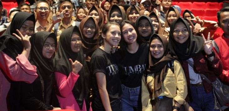 Para pemain film Tumbal The Ritual usai nobar. Foto:nida khairiyyah/pojokbandung