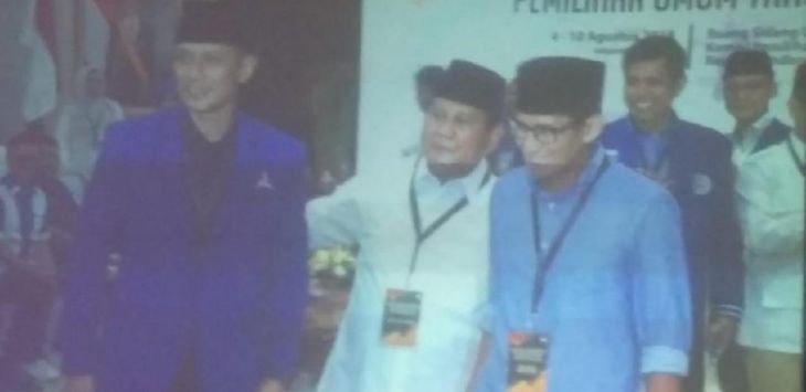 Prabowo foto bersama Sandiaga dan AHY. Foto:detikcom