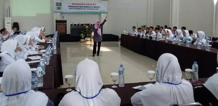 Sosialisasi Penguatan Budaya Baca di Hotel Endah Parahyangan, Kabupaten Bandung Barat (20/8).