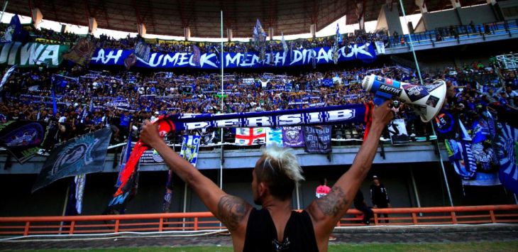 Bobotoh Persib Bandung memberikan dukungan penuh untuk Maung Bandung. Foto: Riana Setiawan/Radar Bandung/Pojokbandung 