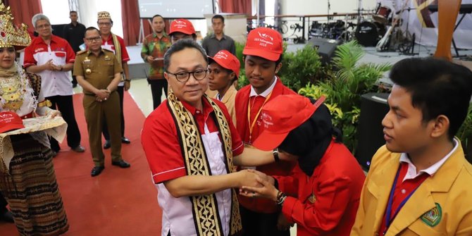 Ketua MPR Zulkifli Hasan saat acara di kampus