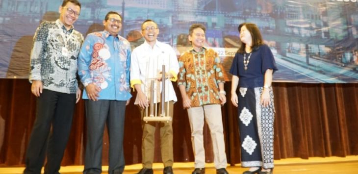 Para pembicara seminar nasional bersama  CSR Manager PT Indofood Sukses Makmur Tbk, Patricia Lamidin saat pembukaan seminar nasional, Sabtu (22/9/2018).