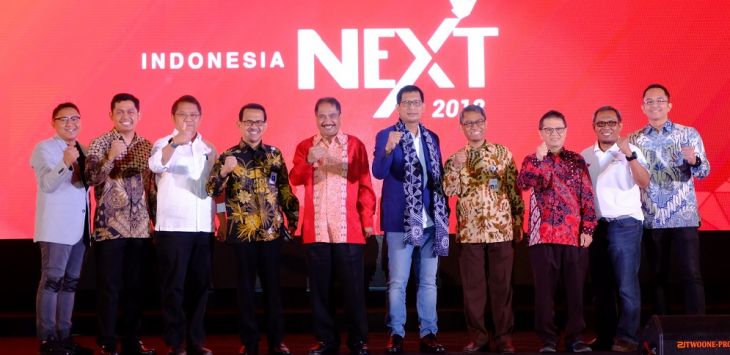 Direktur Human Capital Management Telkomsel, Irfan A Tachrir ( kelima dari kanan) bersama Menteri Pariwisata RI Arief Yahya ( kelima dari kiri) dan Menteri Komunikasi dan Informasi RI Rudiantara (ketiga dari kiri) membuka langsung Indonesia NEXT 2018 di Graha Sanusi UNPAD Dipatiukur Bandung