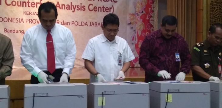 Kantor Perwakilan Bank Indonesia (KPwBI) bersama Polda Jawa Barat memusnahkan 14.294 lembar uang palsu (upal).